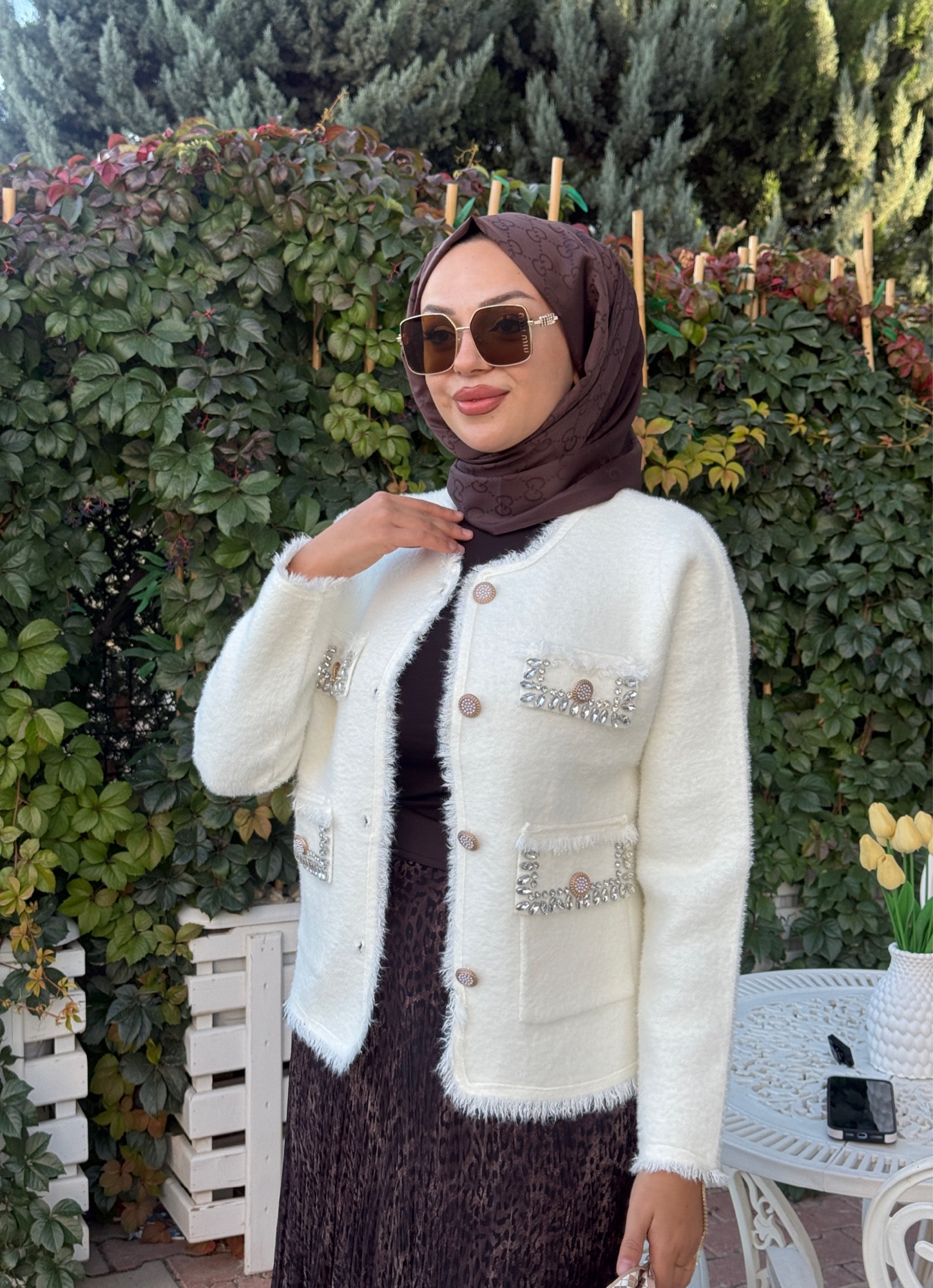 Yaka taşli hirka